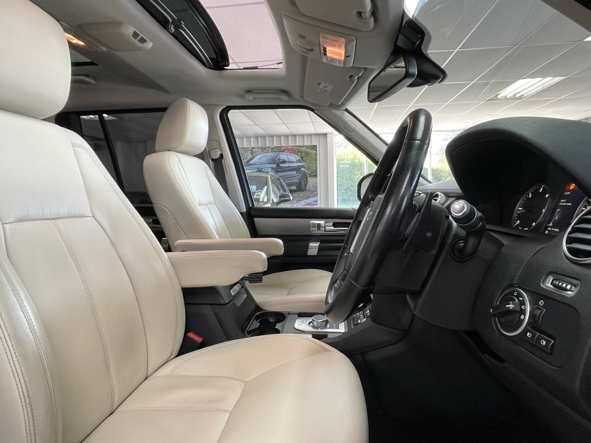 USED 2014 14 LAND ROVER DISCOVERY 4 3.0 SD V6 HSE SUV 5dr Diesel Auto 4WD Euro 5 (s/s) (255 bhp) 