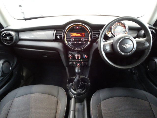 2014 MINI HATCH 1.5 Cooper Hatchback 3dr Petrol Auto Euro 6 (s/s) (136 ps) - Photo 2