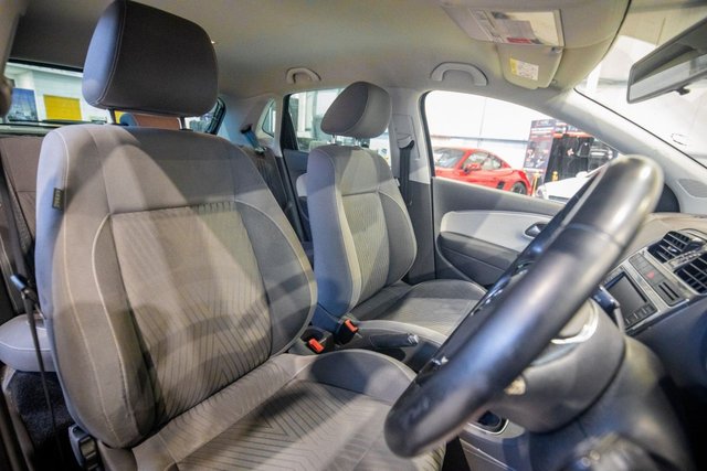 2015 Volkswagen Polo 1.2L SE Design 5dr - Photo 3