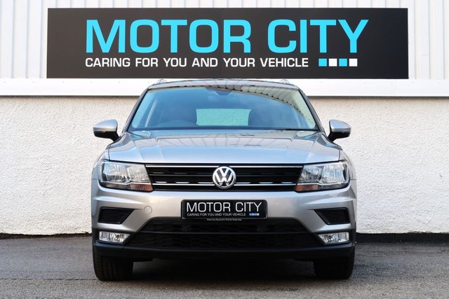 2017 VOLKSWAGEN TIGUAN 2.0 TDI BlueMotion Tech SE SUV 5dr Diesel Manual Euro 6 (s/s) (150 ps) - Photo 5