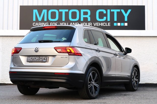 2017 VOLKSWAGEN TIGUAN 2.0 TDI BlueMotion Tech SE SUV 5dr Diesel Manual Euro 6 (s/s) (150 ps) - Photo 3