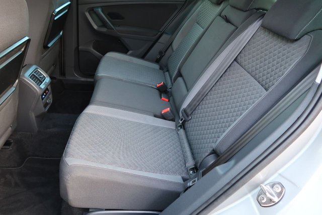 2017 VOLKSWAGEN TIGUAN 2.0 TDI BlueMotion Tech SE SUV 5dr Diesel Manual Euro 6 (s/s) (150 ps) - Photo 12