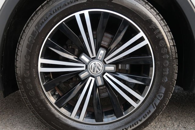 2017 VOLKSWAGEN TIGUAN 2.0 TDI BlueMotion Tech SE SUV 5dr Diesel Manual Euro 6 (s/s) (150 ps) - Photo 8