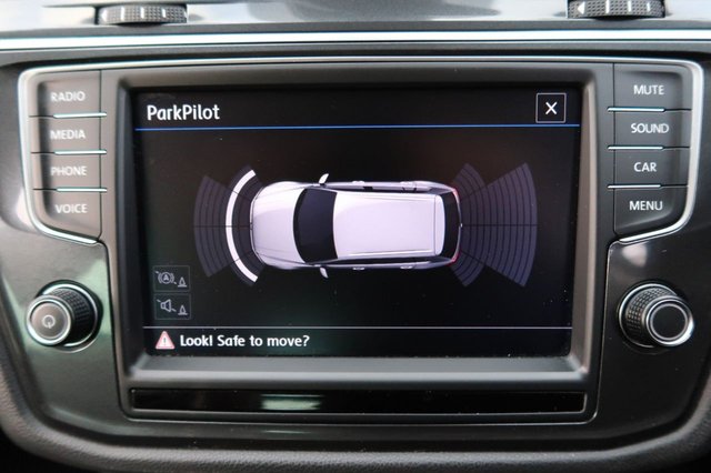 2017 VOLKSWAGEN TIGUAN 2.0 TDI BlueMotion Tech SE SUV 5dr Diesel Manual Euro 6 (s/s) (150 ps) - Photo 6