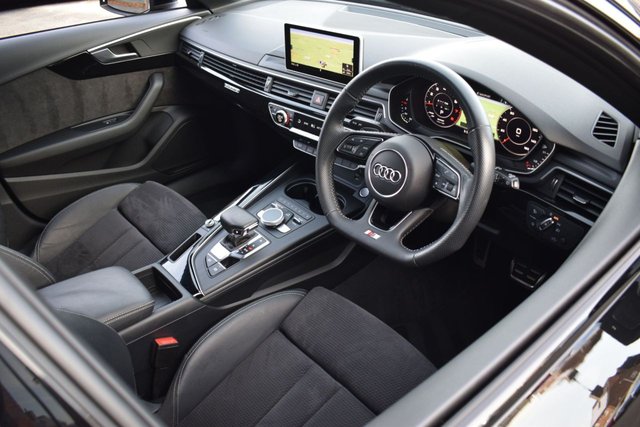 2019 Audi A4 Avant 2L Black Edition 5dr - Photo 3