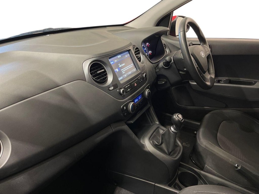 USED 2018 68 HYUNDAI I10 1.2 Premium Hatchback 5dr Petrol Manual Euro 6 (87 ps) APPLE CAR PLAY AND ANDROID AUTO