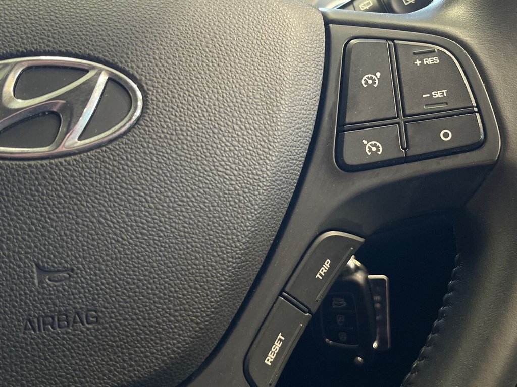 USED 2018 68 HYUNDAI I10 1.2 Premium Hatchback 5dr Petrol Manual Euro 6 (87 ps) APPLE CAR PLAY AND ANDROID AUTO