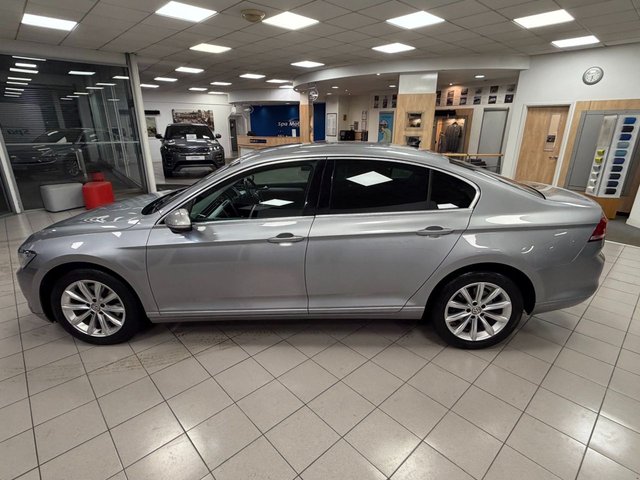 2018 Volkswagen Passat 2L SE Business 4dr - Photo 4