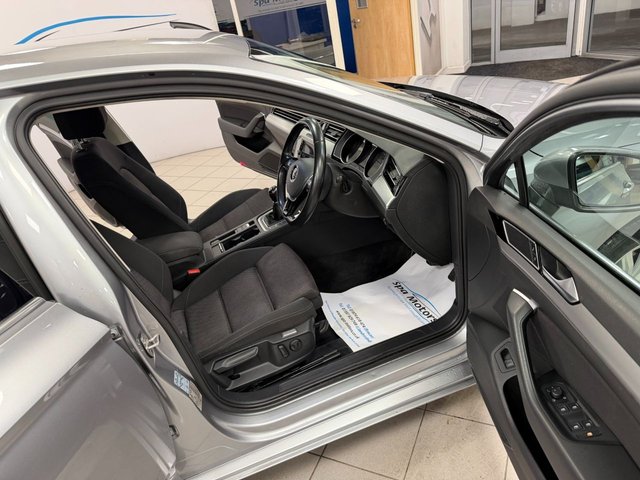 2018 Volkswagen Passat 2L SE Business 4dr - Photo 12