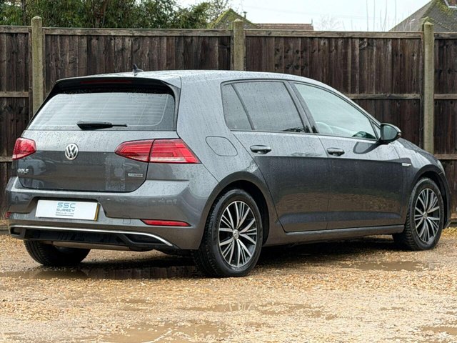 2018 Volkswagen Golf - Photo 3