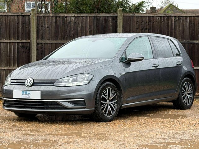 2018 Volkswagen Golf - Photo 2
