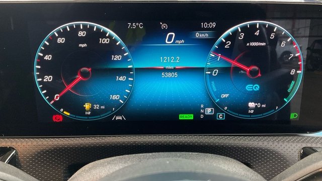 2022 MERCEDES-BENZ A-CLASS 1.3 A250e 15.6kWh AMG Line Edition (Premium Plus) Saloon 4dr Petrol Plug-in Hybrid 8G-DCT Euro 6 (s/s) (218 ps) - Photo 11