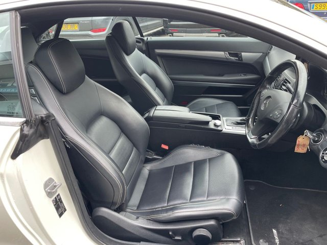 2010 Mercedes-Benz E-CLASS - Photo 10