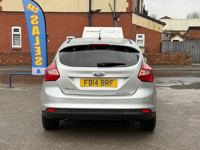 2014 FORD FOCUS 1.6 TDCi Zetec Hatchback 5dr Diesel Manual Euro 5 (s/s) (115 ps) - Photo 4