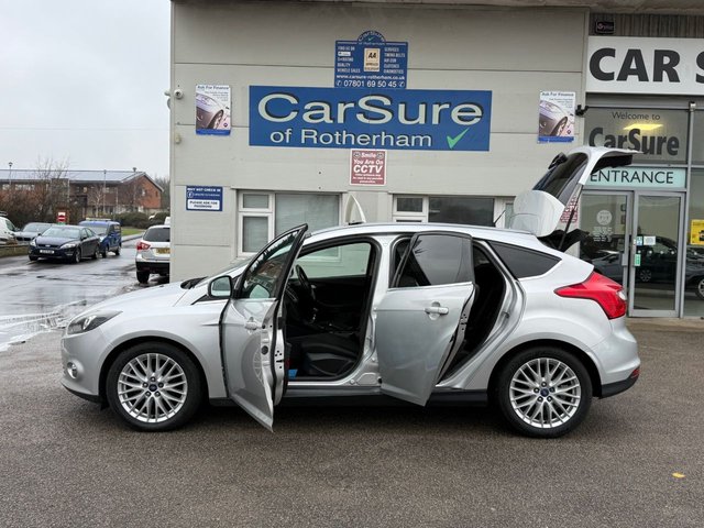 2014 FORD FOCUS 1.6 TDCi Zetec Hatchback 5dr Diesel Manual Euro 5 (s/s) (115 ps) - Photo 9