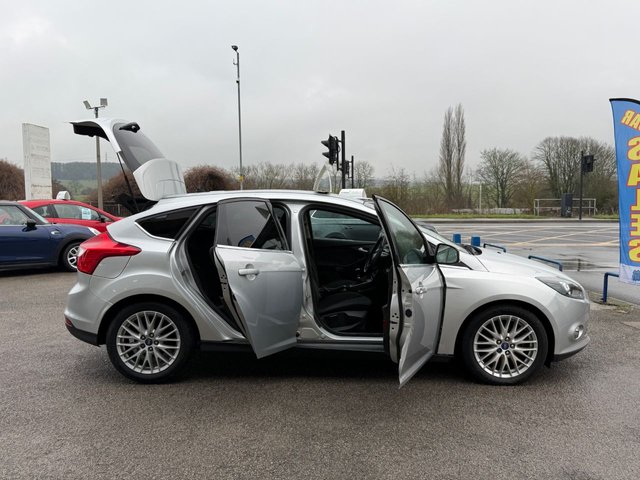 2014 FORD FOCUS 1.6 TDCi Zetec Hatchback 5dr Diesel Manual Euro 5 (s/s) (115 ps) - Photo 10