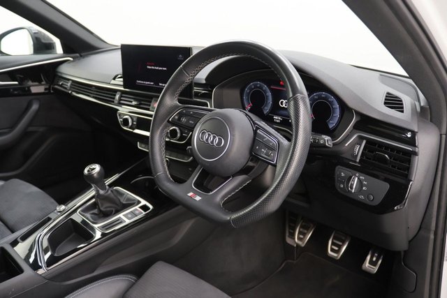 2022 Audi A4 Avant 2L Black Edition 5dr - Photo 10