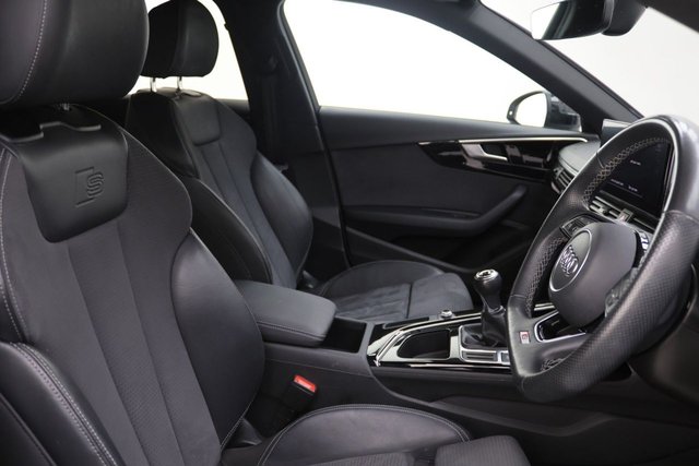 2022 Audi A4 Avant 2L Black Edition 5dr - Photo 11