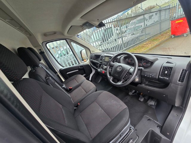 2022 Vauxhall Movano 2.2L Dynamic 5dr - Photo 2