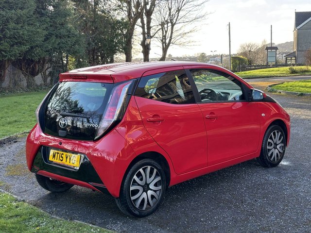 2015 Toyota Aygo 1L X-Play 5dr - Photo 3