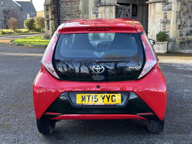 2015 Toyota Aygo 1L X-Play 5dr - Photo 4