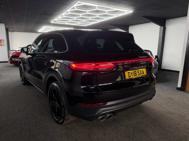 2018 PORSCHE CAYENNE - Photo 7