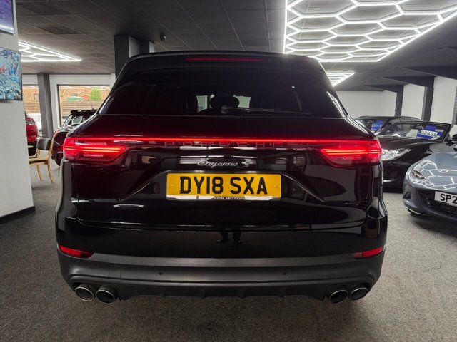 2018 PORSCHE CAYENNE - Photo 10