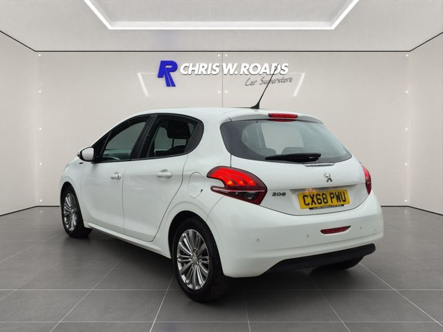 2018 Peugeot 208 1.2L Signature 5dr - Photo 2