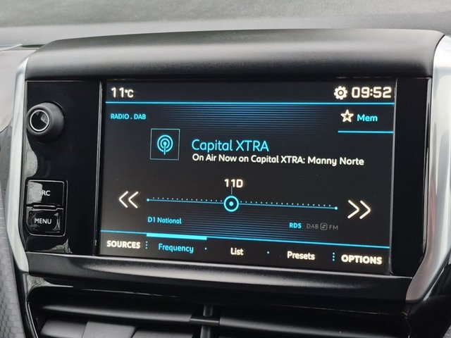 2018 Peugeot 208 1.2L Signature 5dr - Photo 4