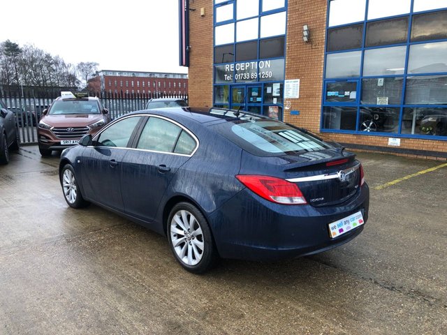 2011 VAUXHALL INSIGNIA 2011 2.0 CDTi ecoFLEX Exclusiv Hatchback 5dr Diesel Manual Euro 5 (s/s) (130 ps) - Photo 6