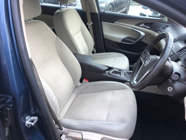 2011 VAUXHALL INSIGNIA 2011 2.0 CDTi ecoFLEX Exclusiv Hatchback 5dr Diesel Manual Euro 5 (s/s) (130 ps) - Photo 11