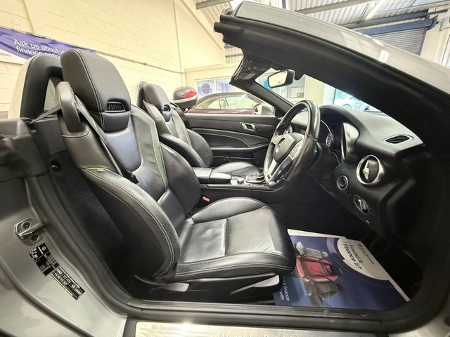 2015 Mercedes-Benz SLK - Photo 2