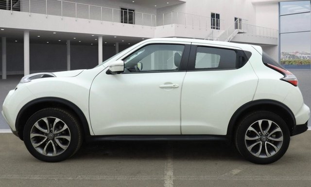 2017 Nissan Juke 1.2L Tekna 5dr - Photo 6