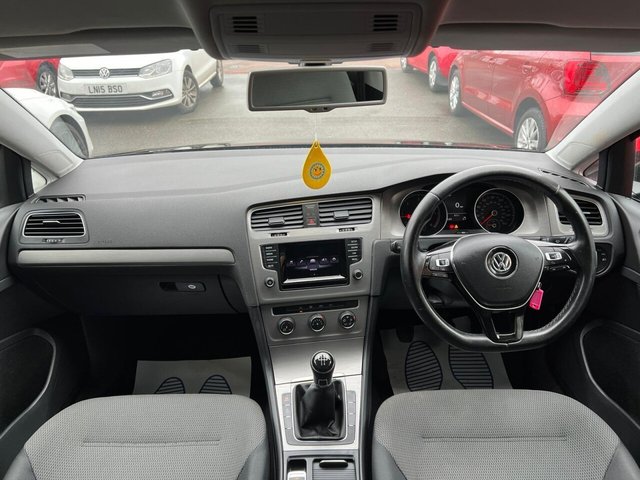 2014 Volkswagen Golf - Photo 2