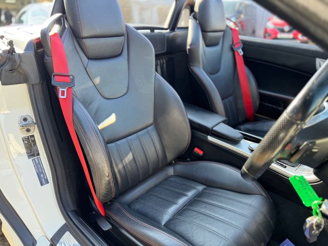 2012 Mercedes-Benz Slk 2.1L Amg Sport 2dr - Photo 2