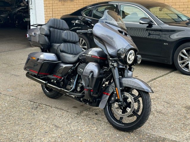 View our Harley-Davidson Cvo 1923 FLHTKSE Ultra Limited Tourer Petrol Manual Euro 4 (106 ps)
