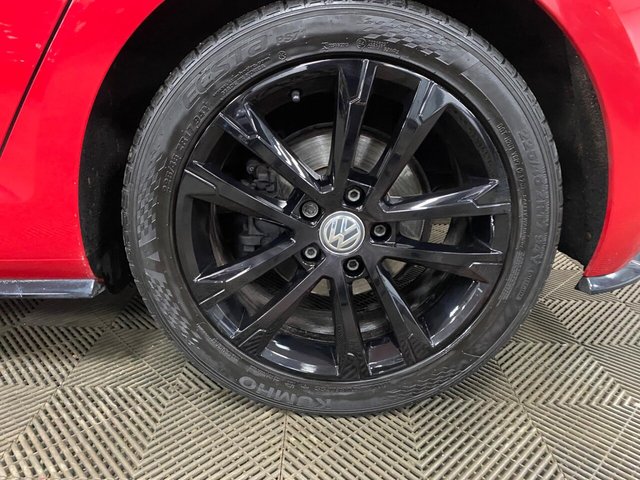 2018 VOLKSWAGEN GOLF (2018)