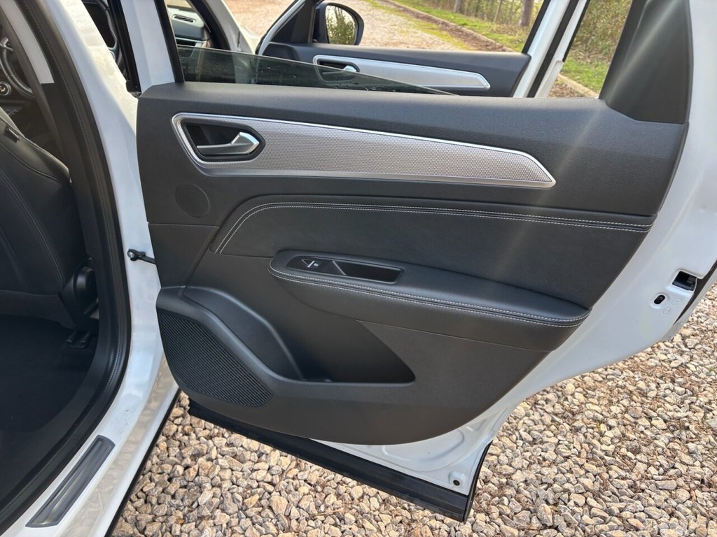 USED 2021 71 RENAULT ARKANA 1.6 E-TECH S Edition SUV 5dr Petrol Hybrid Auto 2WD Euro 6 (s/s) (145 bhp) &pound;ZERO DEPOSIT FINANCE