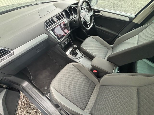2017 VOLKSWAGEN TIGUAN 2.0 TDI SE Navigation SUV 5dr Diesel Manual Euro 6 (s/s) (150 ps) - Photo 10