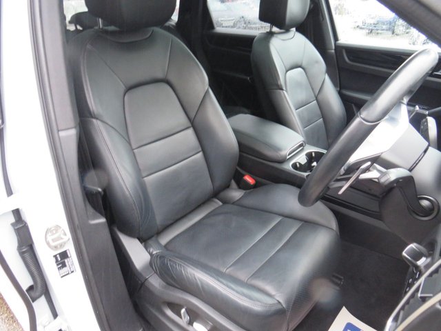 2020 PORSCHE CAYENNE 3.0T V6 GPF SUV 5dr Petrol TiptronicS 4WD Euro 6 (s/s) (340 ps) - Photo 5