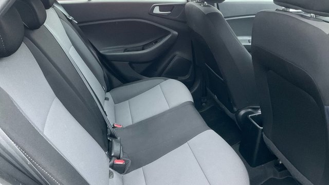 2017 HYUNDAI I20 - Photo 3