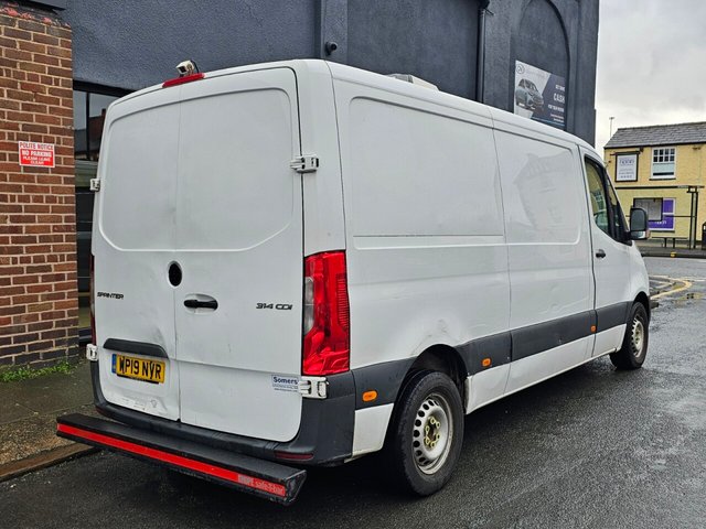 2019 Mercedes-Benz Sprinter 2.1L null 5dr - Photo 4