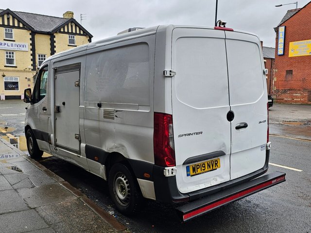 2019 Mercedes-Benz Sprinter 2.1L null 5dr - Photo 6
