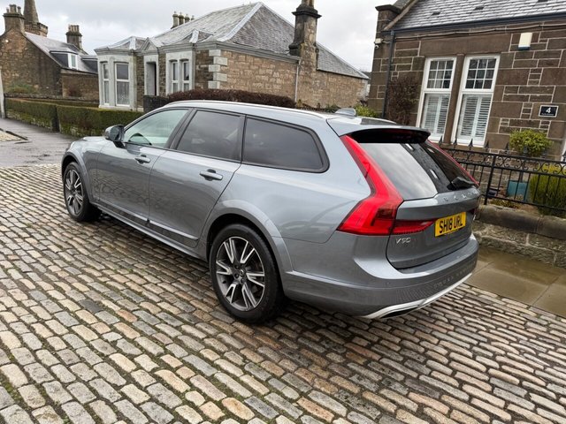 2018 VOLVO V90 Cross Country - Photo 6