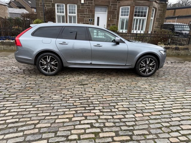 2018 VOLVO V90 Cross Country - Photo 4