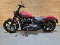 USED 2019 19 HARLEY-DAVIDSON SOFTAIL 1745 FXBB Street Bob Custom Cruiser Petrol Manual Euro 4 (87 ps) 
