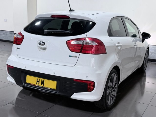2015 KIA RIO - Photo 2