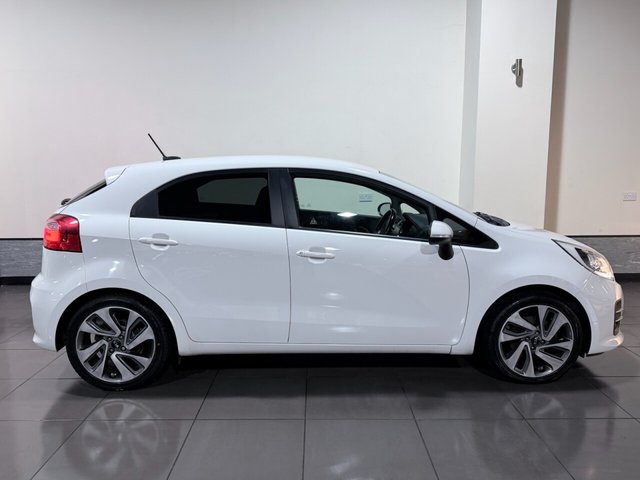2015 KIA RIO - Photo 3