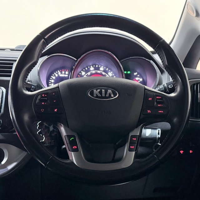2015 KIA RIO - Photo 8