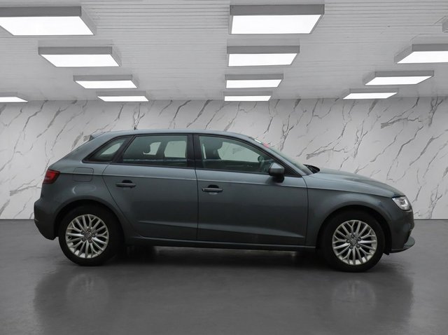 2017 AUDI A3 - Photo 6